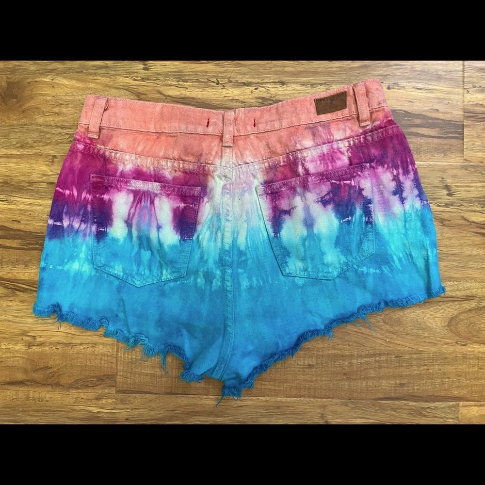 BDG Urban Outfitters Tie Dye High Rise Denim Shorts - Picture 4 of 5